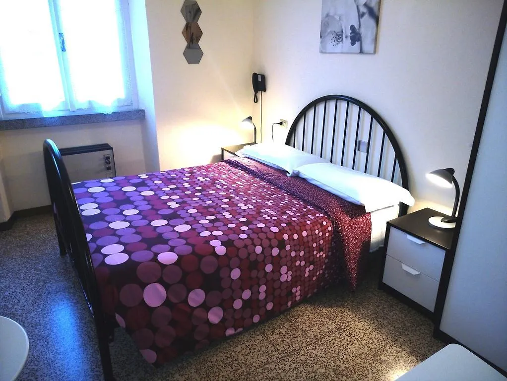 Hotel Rosa 2*, Carenno Italy